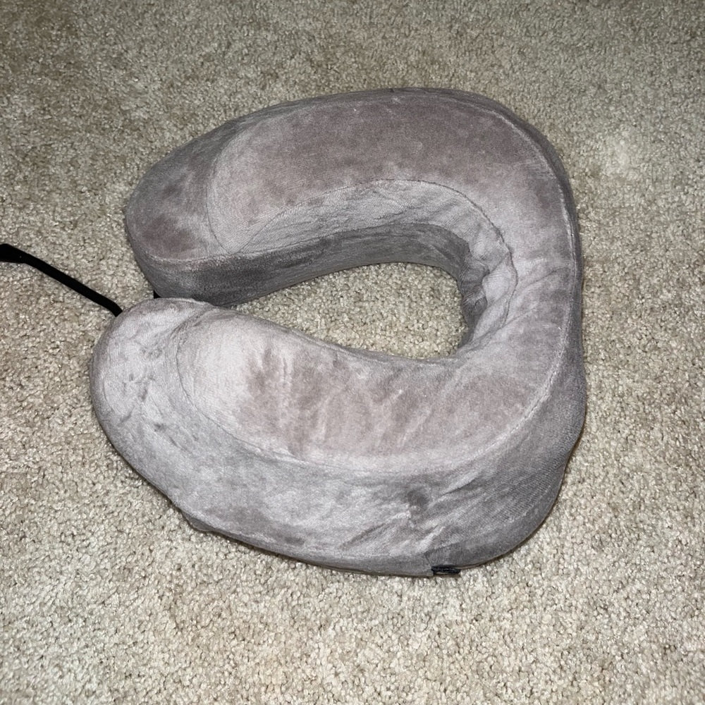 Cabeau Travel Neck Pillow